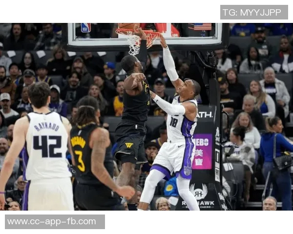 哈珀表现惊艳全场16中10砍下22分6助助力球队完成关键反超